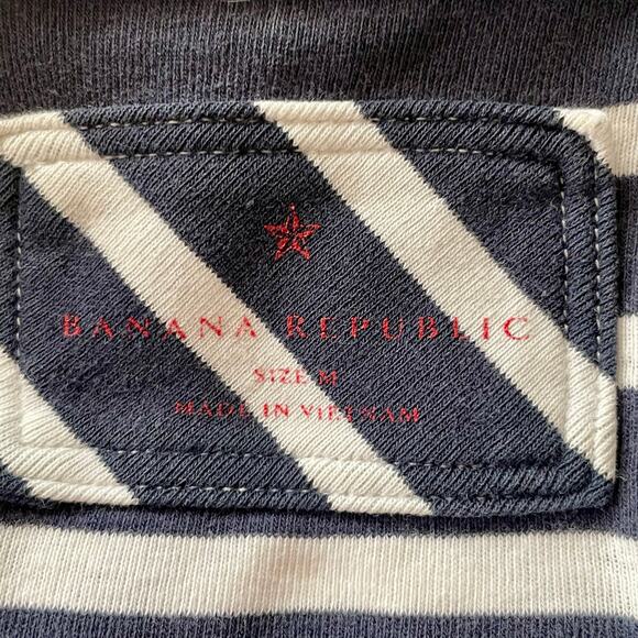 Banana Republic Navy White Stripe Tee Scoop Neck MED Nautical Coastal Summer - Picture 5 of 6